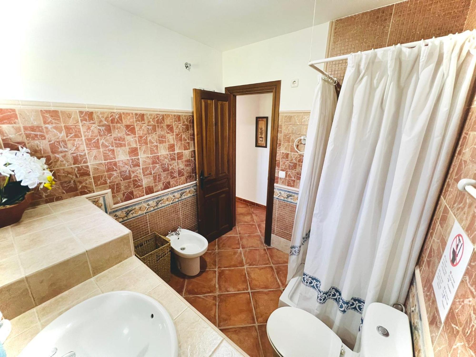 Вилла Sebastian'S House Коин Экстерьер фото